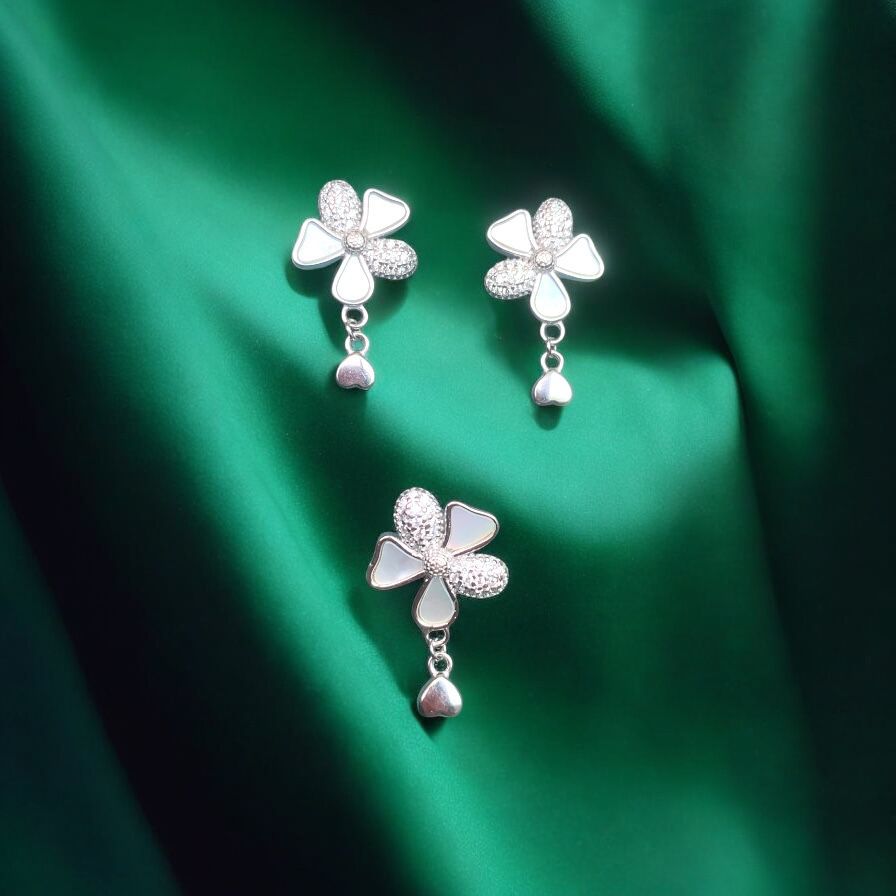 Silver Flower Pendant Set