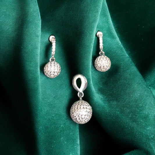 Glittering Ball Pendant Set