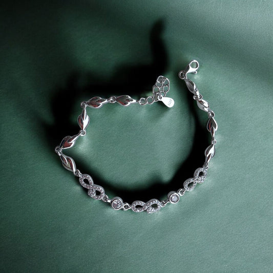 Infinity Bracelet in 92.5 Silver